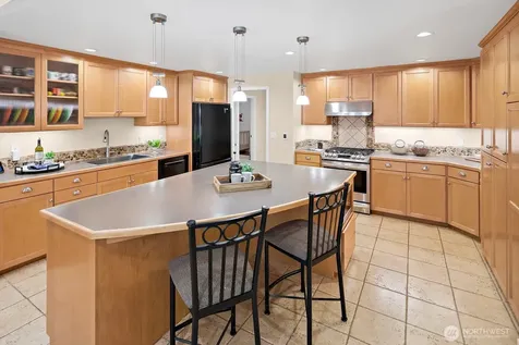 16537 SE 45th Place Bellevue WA 98006