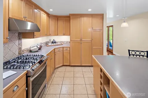 16537 SE 45th Place Bellevue WA 98006