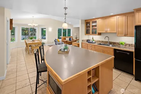 16537 SE 45th Place Bellevue WA 98006