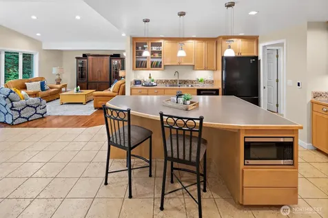 16537 SE 45th Place Bellevue WA 98006