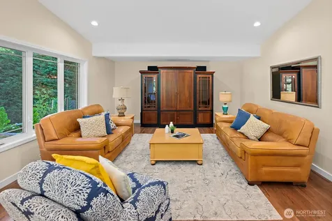 16537 SE 45th Place Bellevue WA 98006