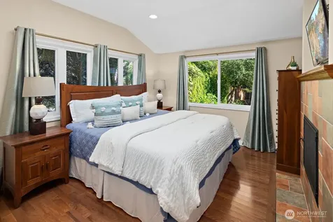 16537 SE 45th Place Bellevue WA 98006