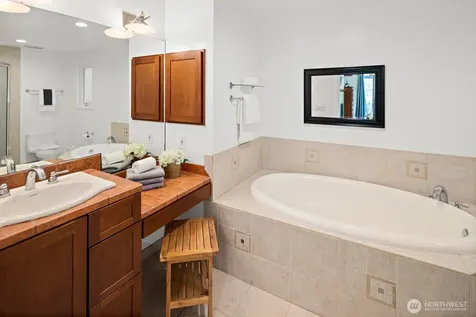 16537 SE 45th Place Bellevue WA 98006