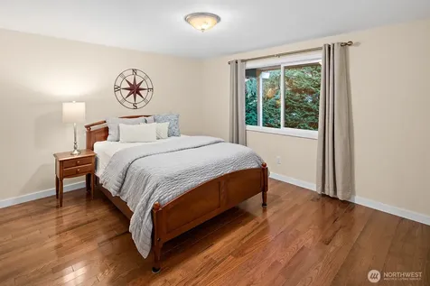 16537 SE 45th Place Bellevue WA 98006