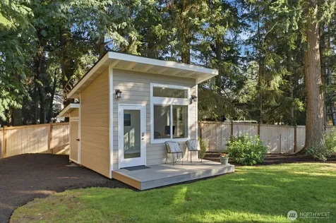 16537 SE 45th Place Bellevue WA 98006