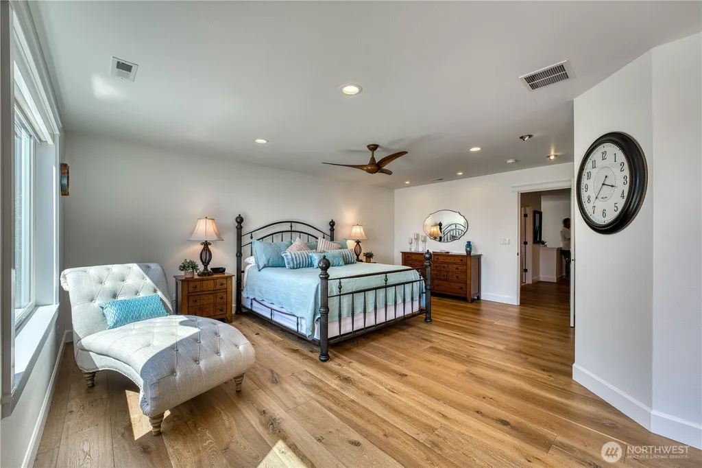 802 Jewil Drive Fox Island WA 98333