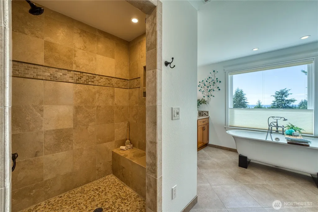 802 Jewil Drive Fox Island WA 98333