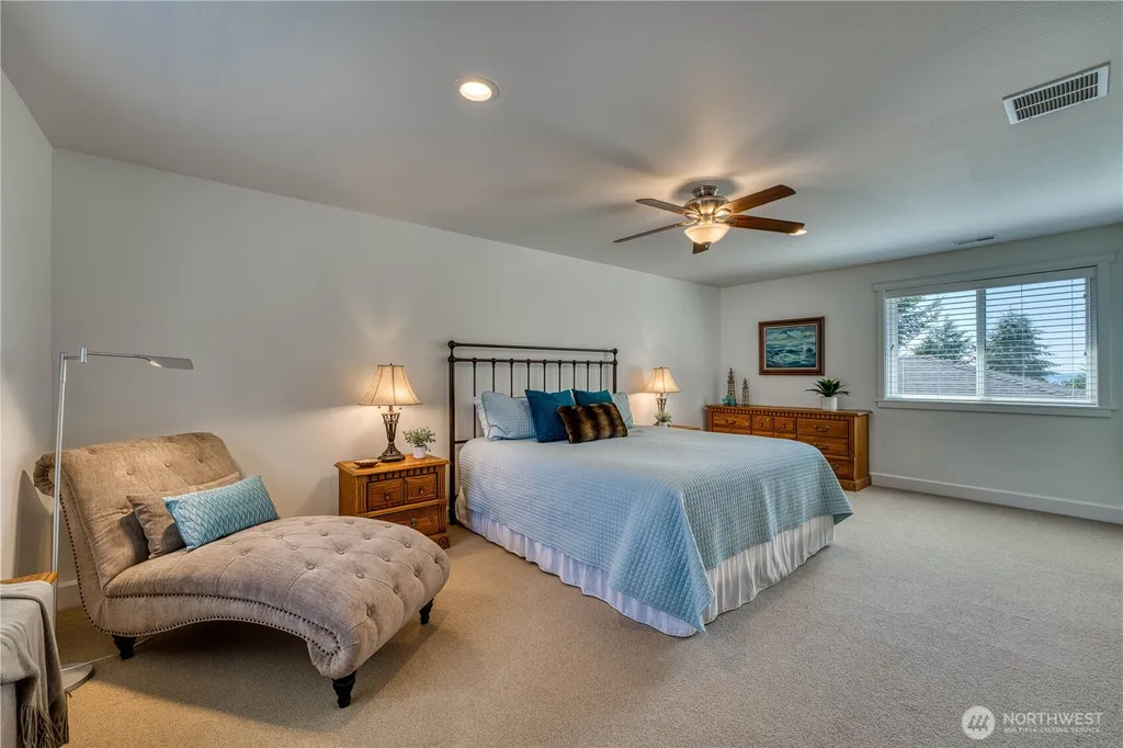 802 Jewil Drive Fox Island WA 98333