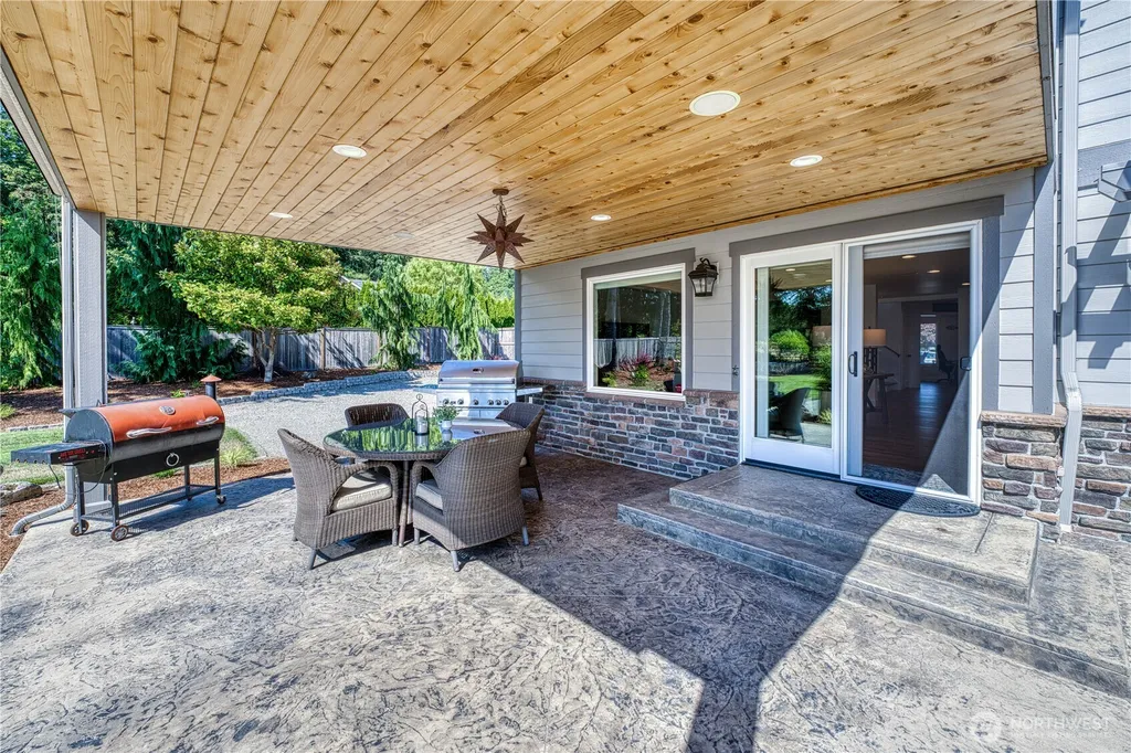 802 Jewil Drive Fox Island WA 98333