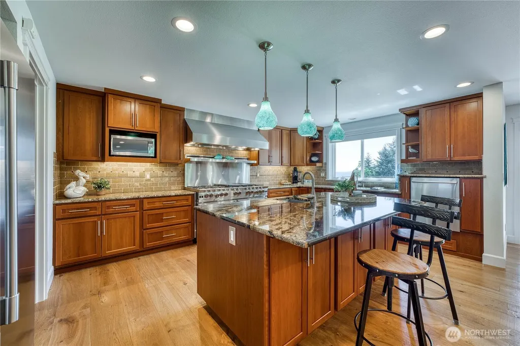 802 Jewil Drive Fox Island WA 98333