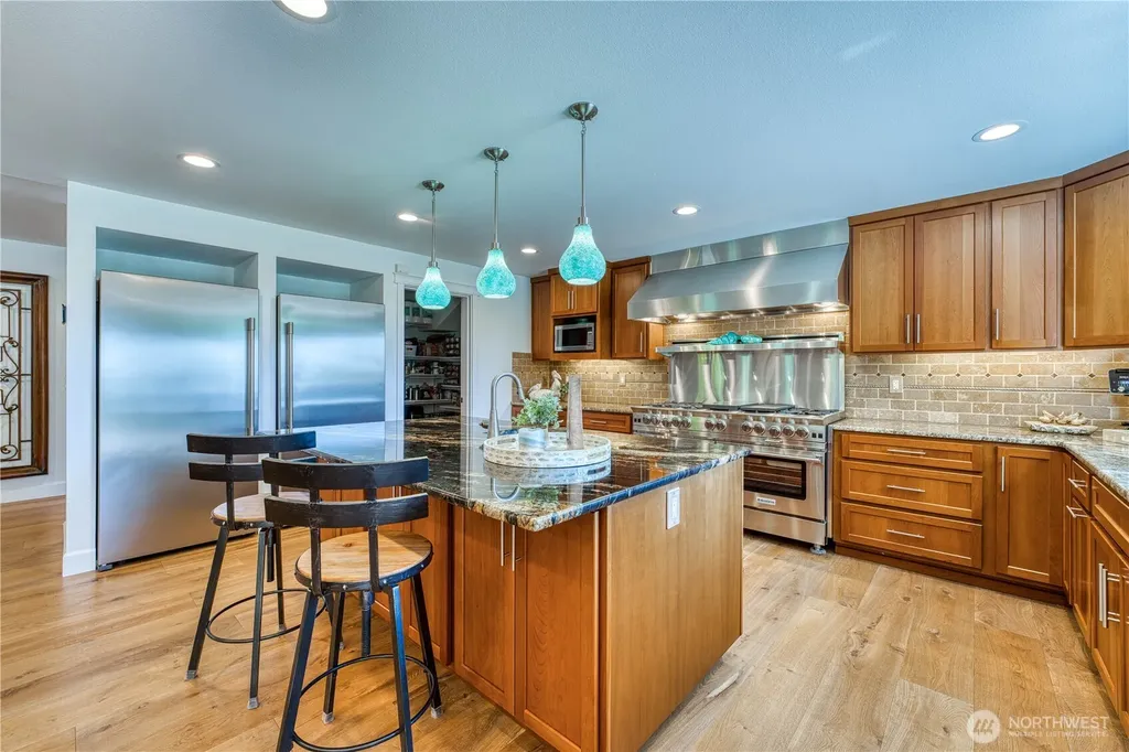 802 Jewil Drive Fox Island WA 98333