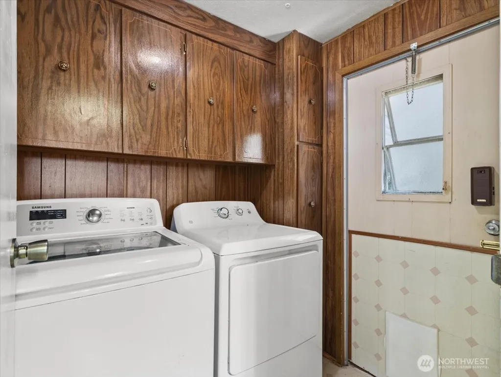855 Hazel Dell Road Castle Rock WA 98611