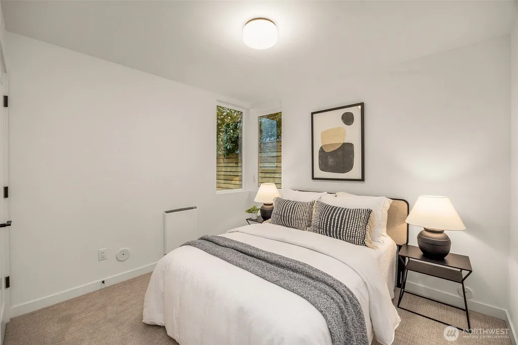 825 17th Avenue Seattle WA 98144