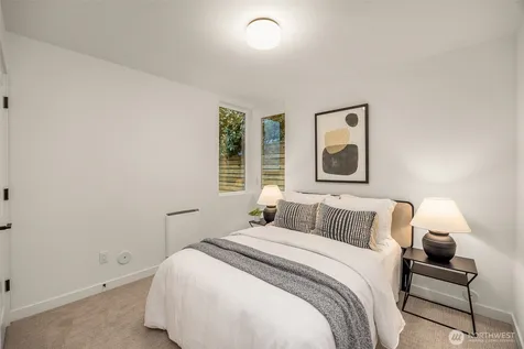 825 17th Avenue Seattle WA 98144