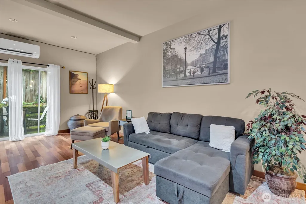 4838 S Chicago Street Seattle WA 98118