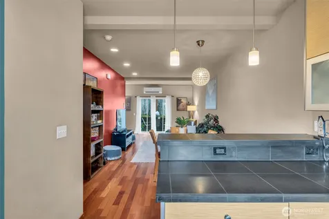4838 S Chicago Street Seattle WA 98118