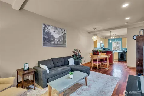 4838 S Chicago Street Seattle WA 98118