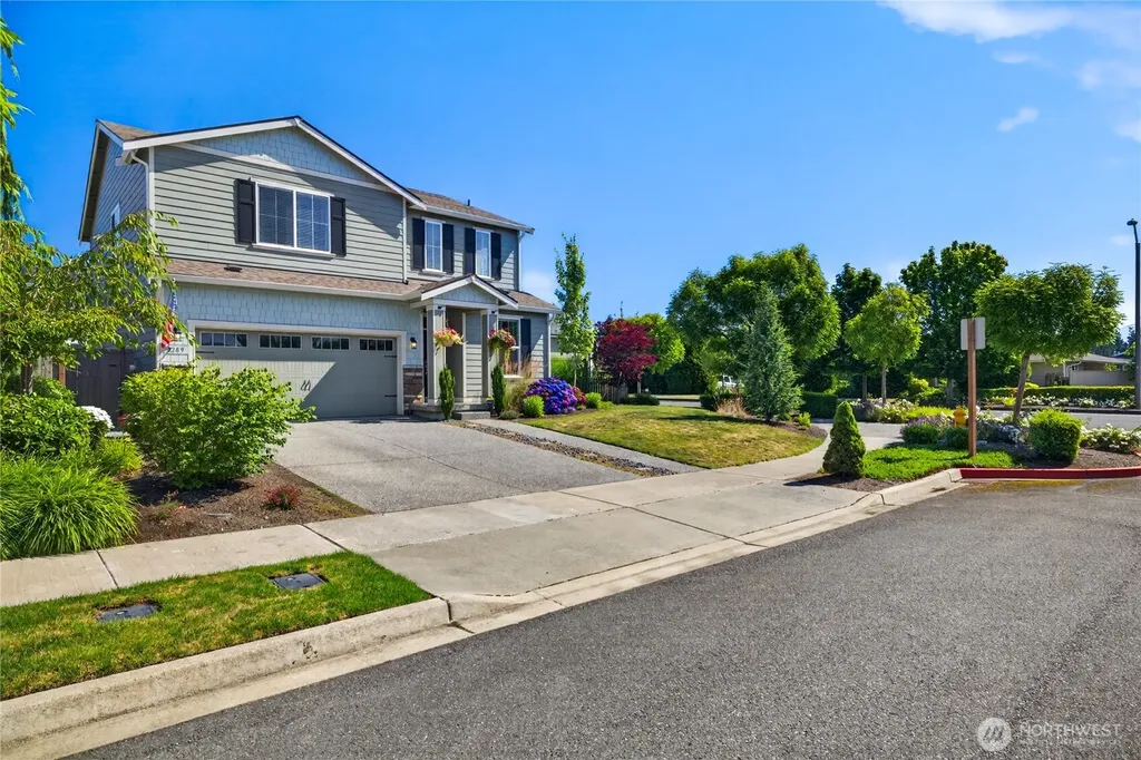 3289 Loch Ness Loop Mount Vernon WA 98273