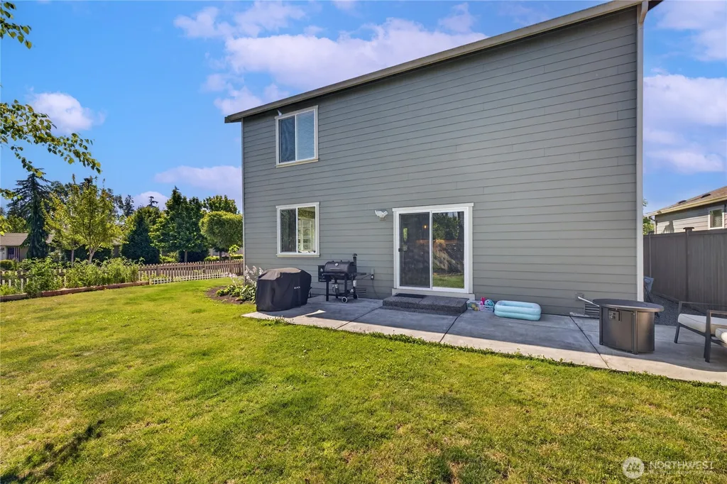 3289 Loch Ness Loop Mount Vernon WA 98273