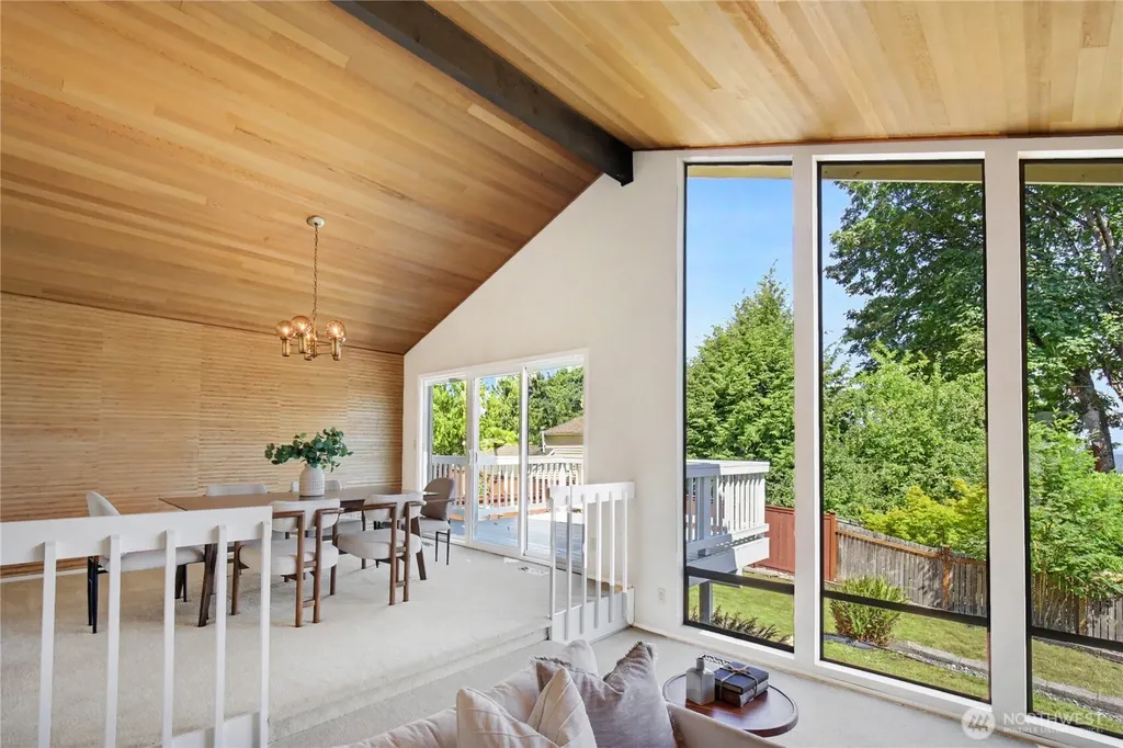 15522 SE 44th Place Bellevue WA 98006