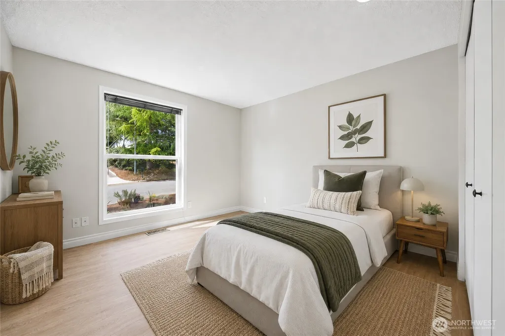 15522 SE 44th Place Bellevue WA 98006