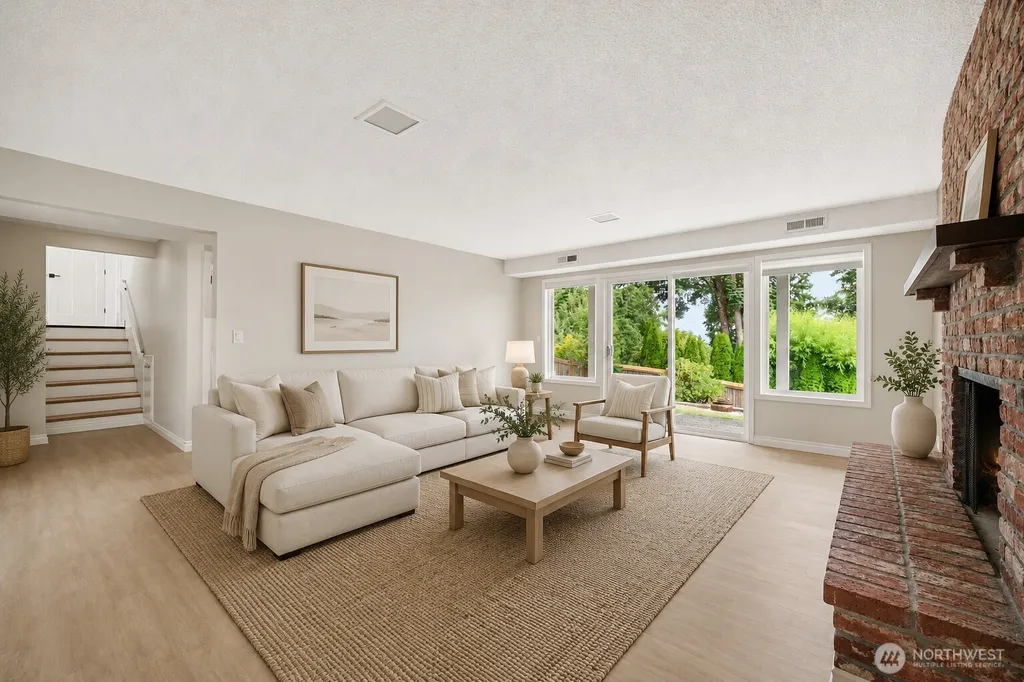 15522 SE 44th Place Bellevue WA 98006
