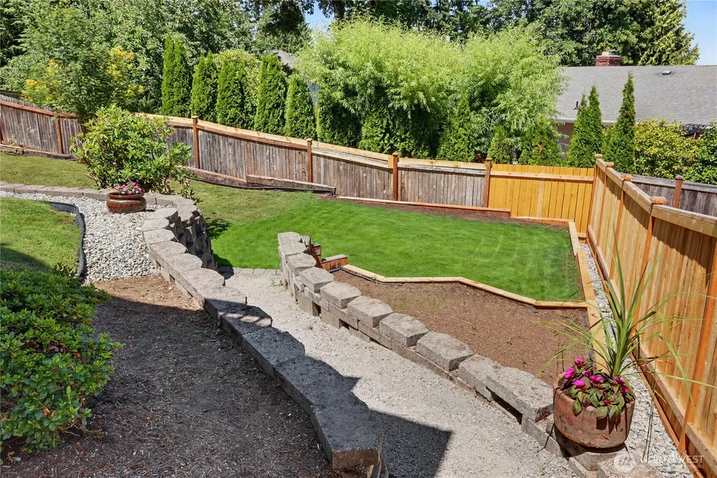15522 SE 44th Place Bellevue WA 98006