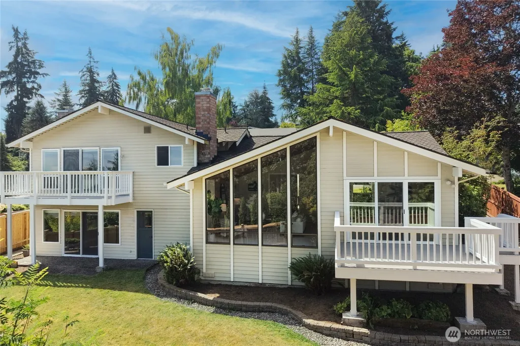 15522 SE 44th Place Bellevue WA 98006