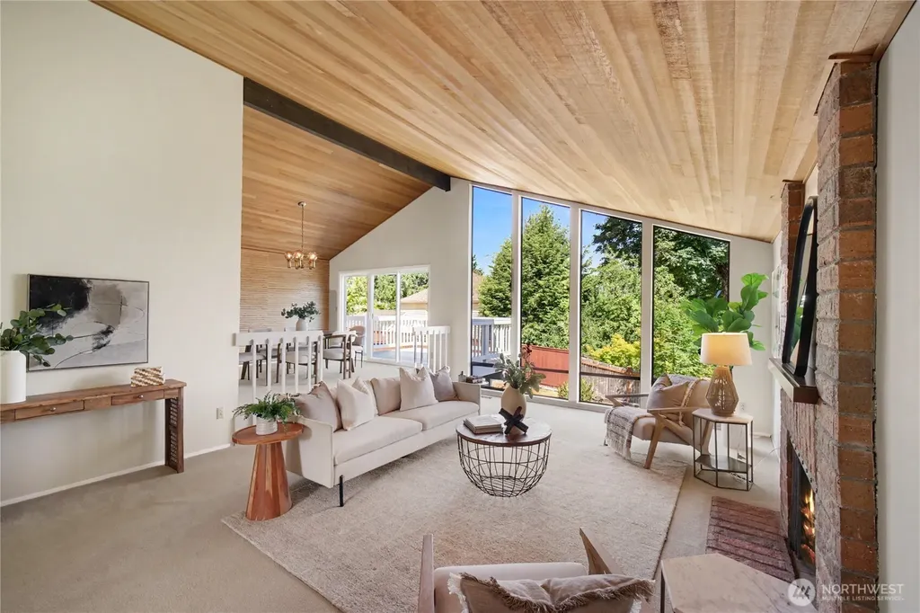 15522 SE 44th Place Bellevue WA 98006