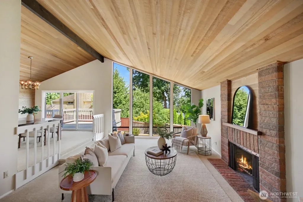 15522 SE 44th Place Bellevue WA 98006