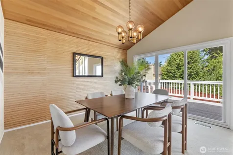15522 SE 44th Place Bellevue WA 98006