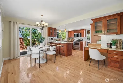 15522 SE 44th Place Bellevue WA 98006