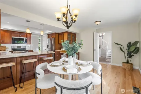 15522 SE 44th Place Bellevue WA 98006