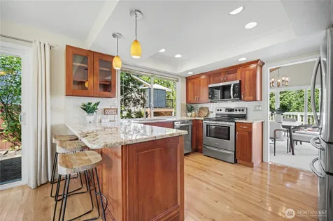 15522 SE 44th Place Bellevue WA 98006