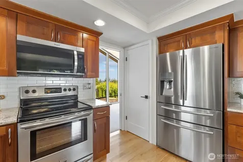 15522 SE 44th Place Bellevue WA 98006