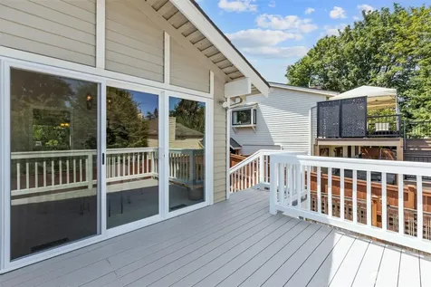15522 SE 44th Place Bellevue WA 98006