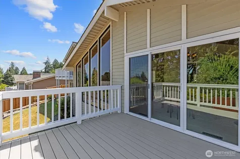 15522 SE 44th Place Bellevue WA 98006