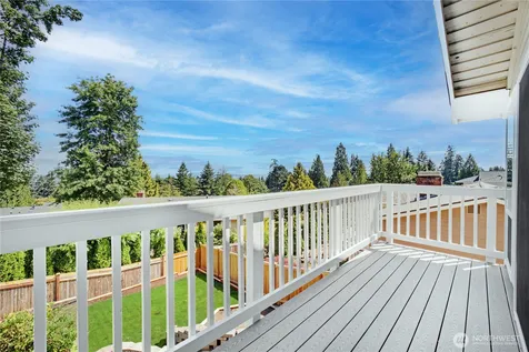 15522 SE 44th Place Bellevue WA 98006