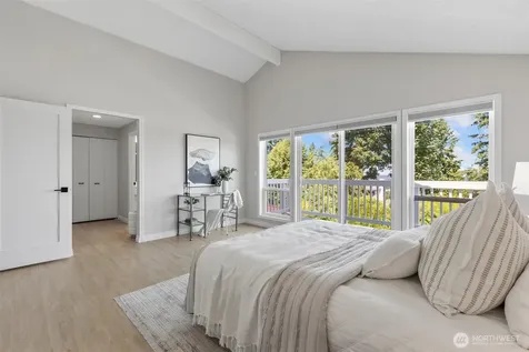 15522 SE 44th Place Bellevue WA 98006