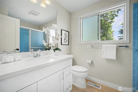 15522 SE 44th Place Bellevue WA 98006