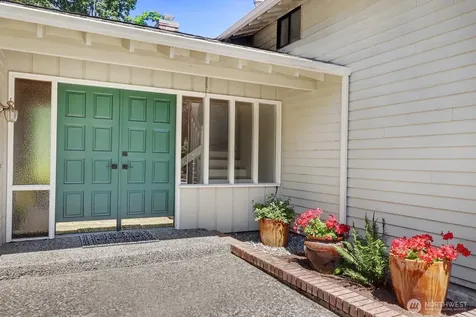 15522 SE 44th Place Bellevue WA 98006