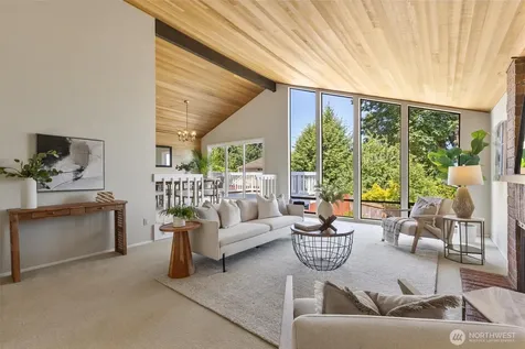 15522 SE 44th Place Bellevue WA 98006