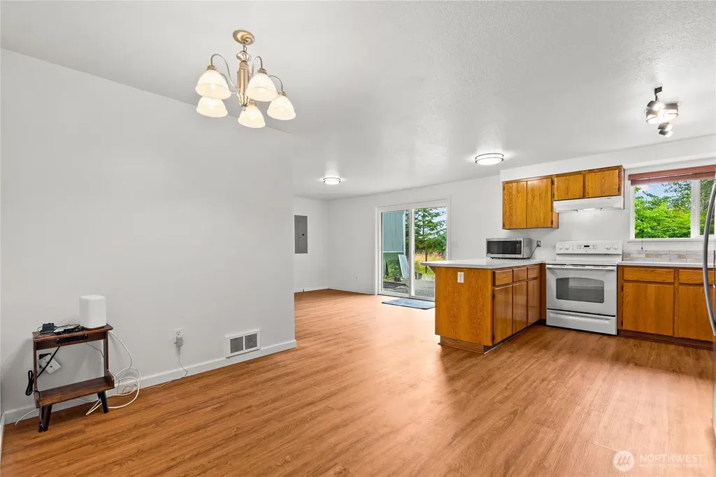 160 Cloquallum Road Elma WA 98541