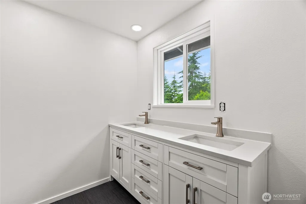 160 Cloquallum Road Elma WA 98541