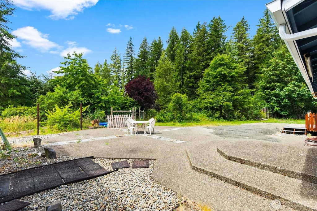 160 Cloquallum Road Elma WA 98541