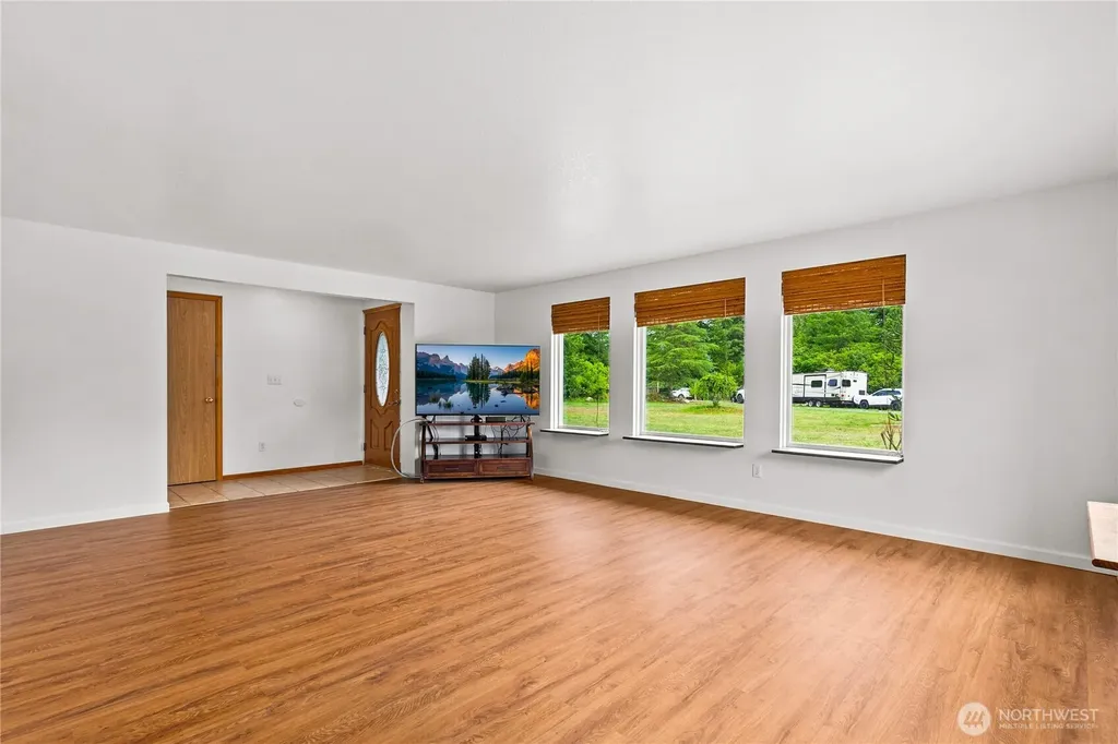 160 Cloquallum Road Elma WA 98541