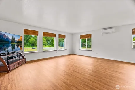 160 Cloquallum Road Elma WA 98541