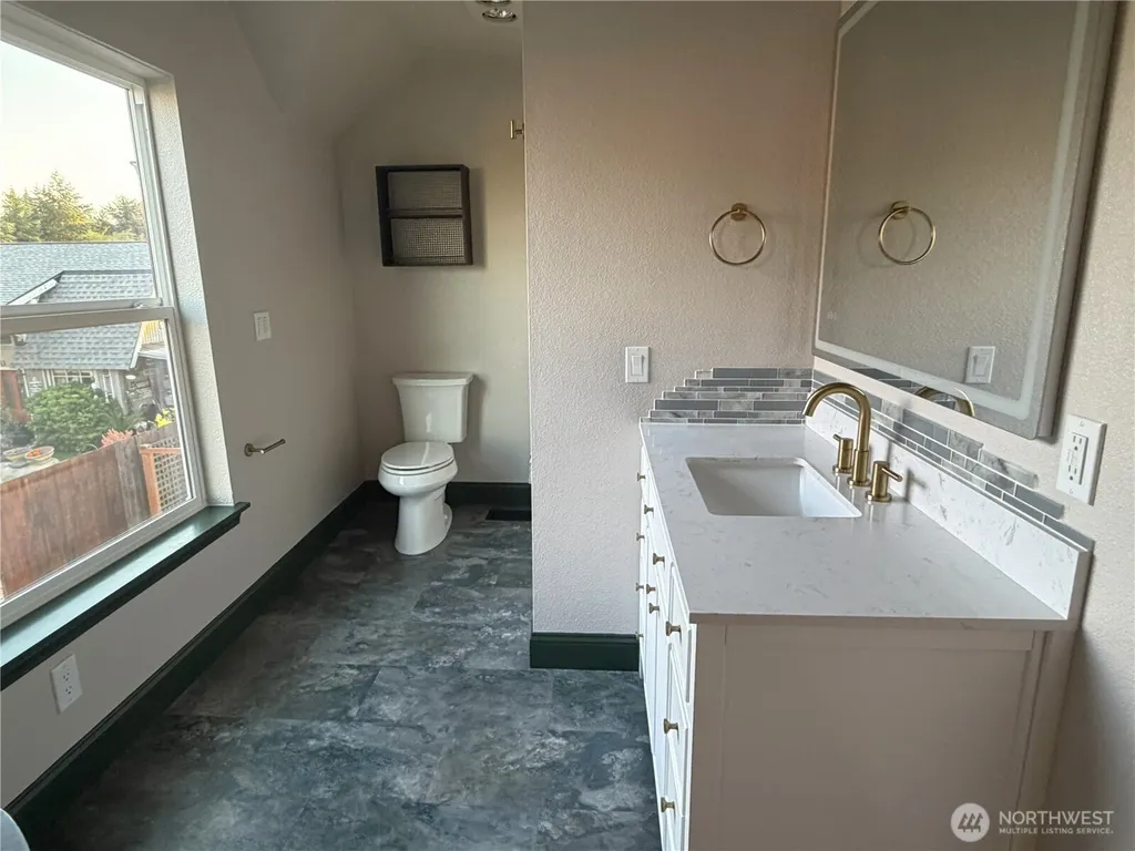 5124 N Bennett Street Ruston WA 98407