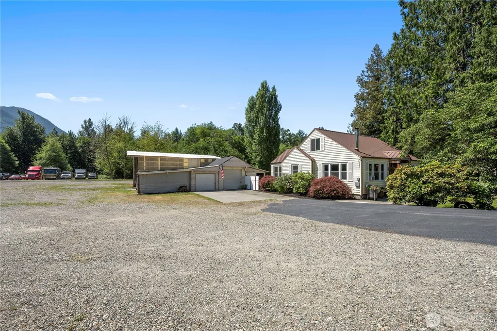 21716 State Route 530 NE Arlington WA 98223