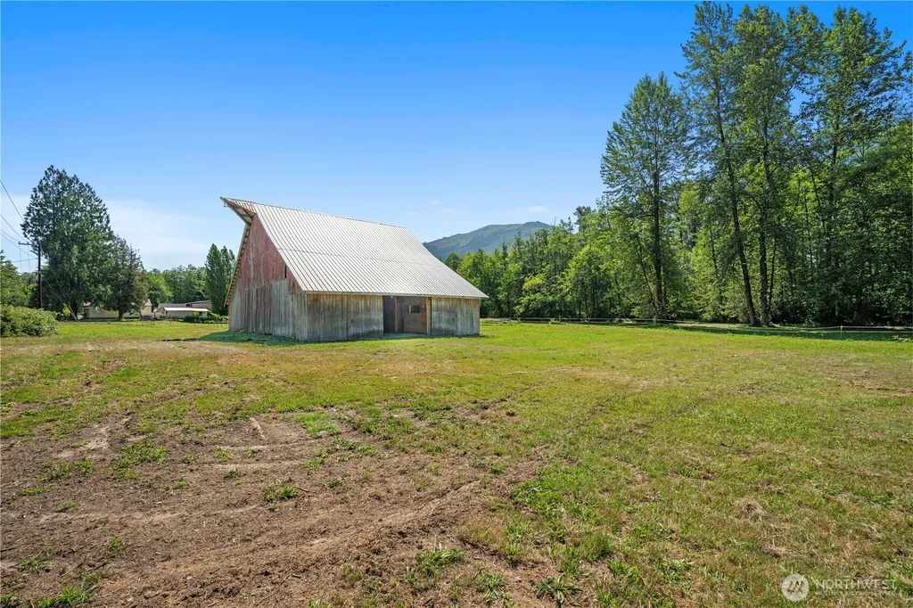 21716 State Route 530 NE Arlington WA 98223